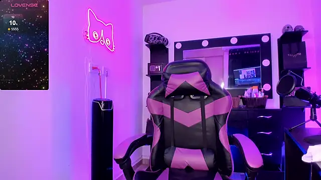 miss kitty online show from 04/06/26, 12:52