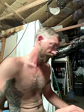 Snapshot of mandjpuff2 chatting on 09/14/25, 04:11 mandjpuff2 online show from 09/14/25, 04:11