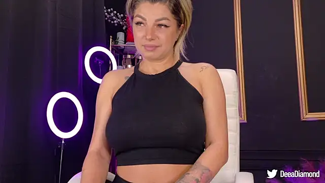 Snapshot of DeeaDiamondd chatting on 03/22/25, 07:42 DeeaDiamondd online show from 03/22/25, 07:42