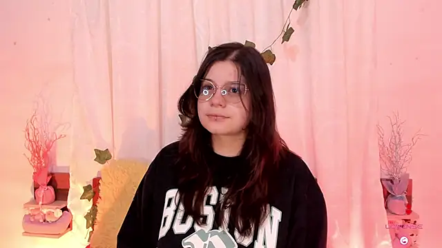 Snapshot of Mey_moon chatting on 03/01/25, 07:37 Mey moon online show from 03/01/25, 07:37