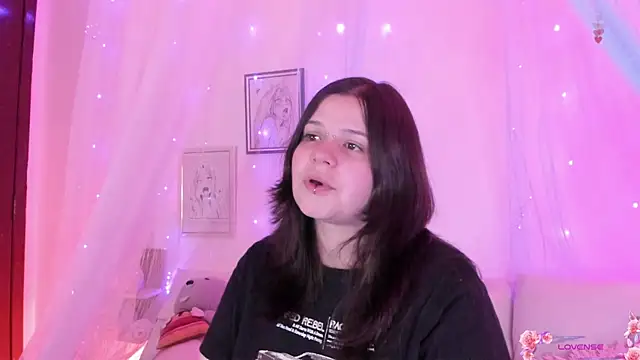 Snapshot of Mey_moon chatting on 09/09/25, 03:06 Mey moon online show from 09/09/25, 03:06