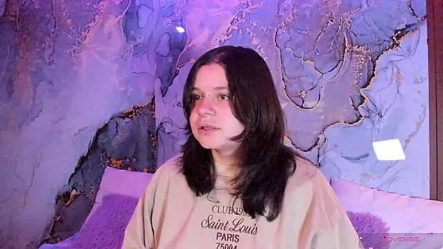 Snapshot of Mey_moon chatting on 11/15/25, 12:08 Mey moon online show from 11/15/25, 12:08