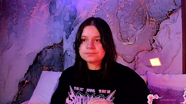 Snapshot of Mey_moon chatting on 11/20/25, 11:26 Mey moon online show from 11/20/25, 11:26