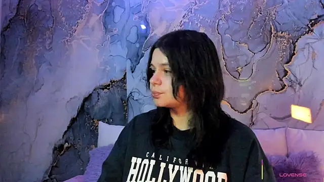 Snapshot of Mey_moon chatting on 11/27/25, 11:51 Mey moon online show from 11/27/25, 11:51