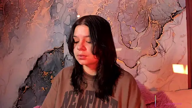 Snapshot of Mey_moon chatting on 11/29/25, 03:26 Mey moon online show from 11/29/25, 03:26