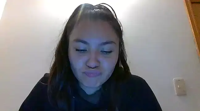 Snapshot of _andygirl chatting on 02/27/25, 06:18  andygirl online show from 02/27/25, 06:18