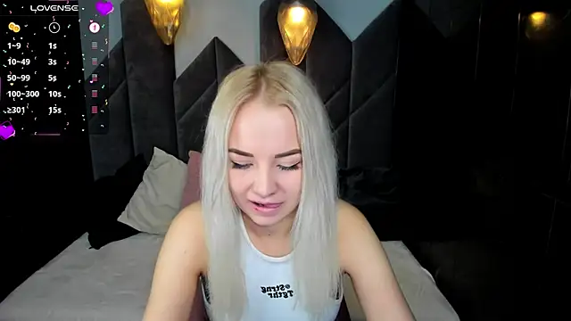 Snapshot of StephanieSweety chatting on 12/20/24, 02:05 StephanieSweety online show from 12/20/24, 02:05