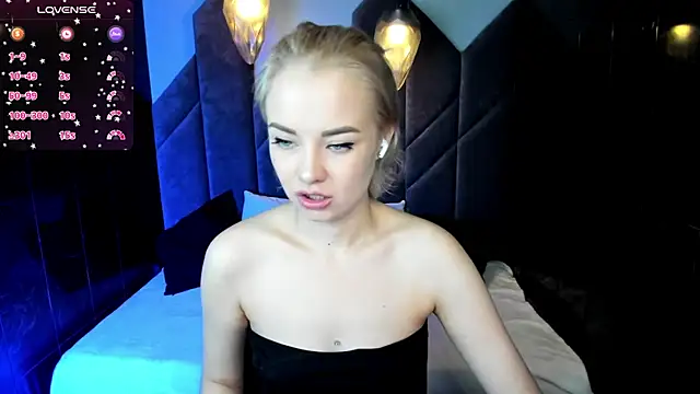 Snapshot of StephanieSweety chatting on 02/25/25, 10:29 StephanieSweety online show from 02/25/25, 10:29