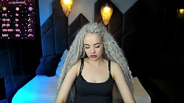 Snapshot of StephanieSweety chatting on 03/18/25, 04:48 StephanieSweety online show from 03/18/25, 04:48