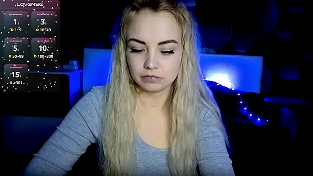 Snapshot of StephanieSweety chatting on 10/20/25, 12:16 StephanieSweety online show from 10/20/25, 12:16