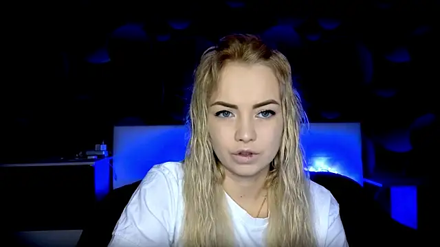 StephanieSweety online show from 11/05/25, 10:15