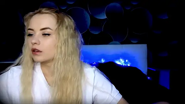 StephanieSweety online show from 11/13/25, 12:15