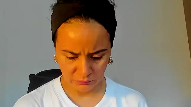 Snapshot of Sami_Hotie1 chatting on 11/01/25, 10:01 Sami Hotie1 online show from 11/01/25, 10:01