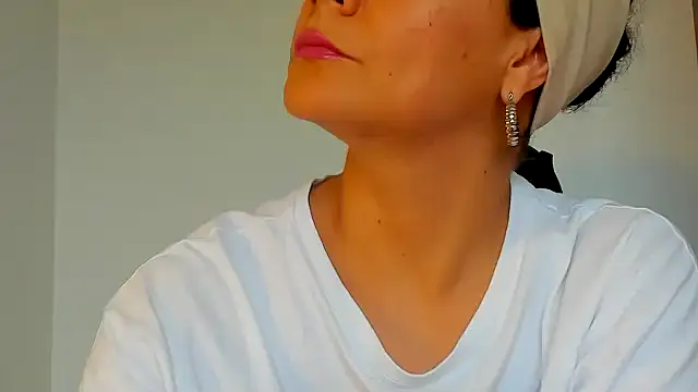 Snapshot of Sami_Hotie1 chatting on 11/10/25, 09:47 Sami Hotie1 online show from 11/10/25, 09:47