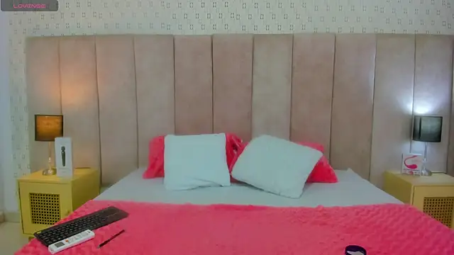 Snapshot of KiaraBrownn chatting on 02/03/25, 12:57 KiaraBrownn online show from 02/03/25, 12:57
