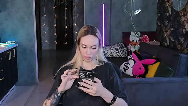 Blckmirrorr online show from 04/03/26, 08:45