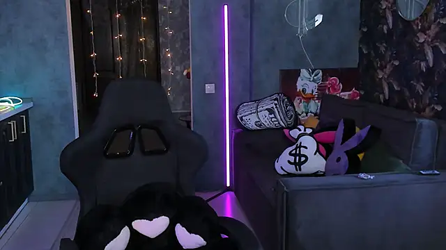 Blckmirrorr online show from 04/29/26, 08:51