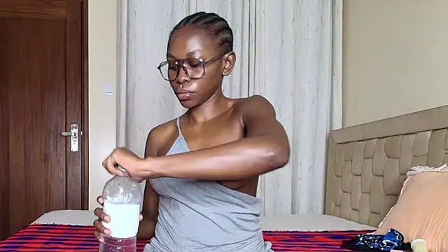 queen heather online show from 11/25/25, 11:49