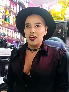 Snapshot of TamySweetness chatting on 03/14/25, 03:47 TamySweetness online show from 03/14/25, 03:47