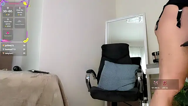 Snapshot of missmiamore chatting on 05/11/26, 02:45 missmiamore online show from 05/11/26, 02:45