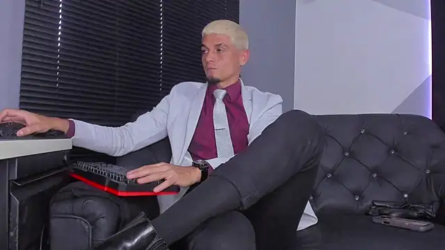 massimo g online show from 12/20/25, 10:17