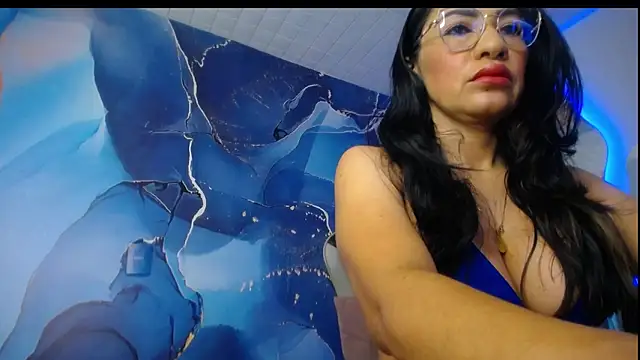 luzcastillo07 online show from 05/09/26, 06:29