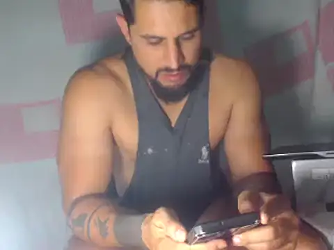 Snapshot of sebasx412 chatting on 01/25/25, 03:30 sebasx412 online show from 01/25/25, 03:30