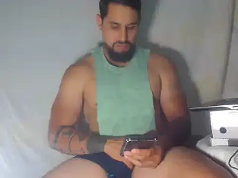 Snapshot of sebasx412 chatting on 02/09/25, 01:44 sebasx412 online show from 02/09/25, 01:44