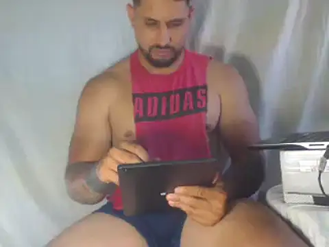 Snapshot of sebasx412 chatting on 02/14/25, 07:33 sebasx412 online show from 02/14/25, 07:33