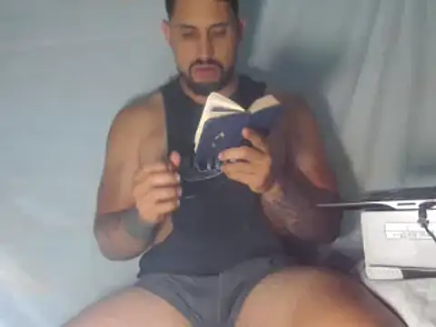 Snapshot of sebasx412 chatting on 02/25/25, 02:58 sebasx412 online show from 02/25/25, 02:58