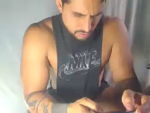 Snapshot of sebasx412 chatting on 10/10/25, 08:30 sebasx412 online show from 10/10/25, 08:30