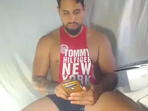 Snapshot of sebasx412 chatting on 10/11/25, 06:28 sebasx412 online show from 10/11/25, 06:28