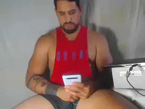 Snapshot of sebasx412 chatting on 11/26/25, 09:05 sebasx412 online show from 11/26/25, 09:05