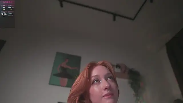 Snapshot of iara__mi chatting on 11/19/25, 01:33 iara mi online show from 11/19/25, 01:33