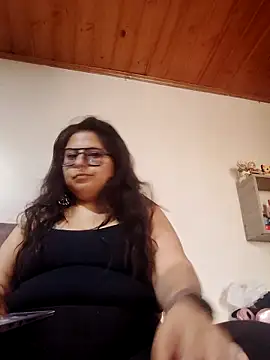 Snapshot of _lilith_heavy chatting on 09/18/25, 06:21 lilith heavy online show from 09/18/25, 06:21