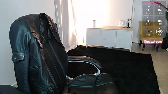 Crystal-dreamt online show from 04/15/26, 10:00