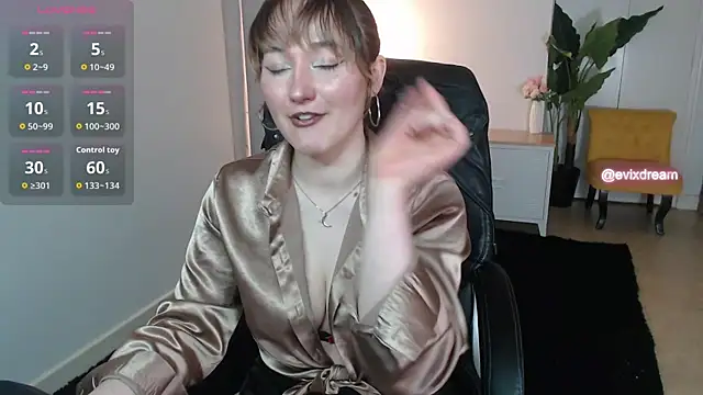 Crystal-dreamt online show from 05/13/26, 01:30