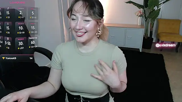 Crystal-dreamt online show from 05/19/26, 02:01