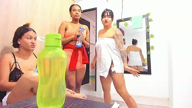 Snapshot of andreita_trujillos chatting on 10/20/25, 04:18 andreita trujillos online show from 10/20/25, 04:18