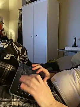 Snapshot of Helly069 chatting on 12/27/24, 07:18 Helly069 online show from 12/27/24, 07:18