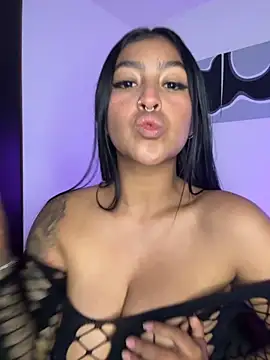 meganjames1 online show from 11/06/25, 12:11