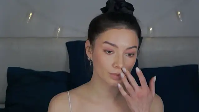 Snapshot of sinthiaroze chatting on 02/04/25, 02:21 sinthiaroze online show from 02/04/25, 02:21