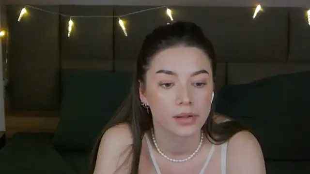 Snapshot of sinthiaroze chatting on 02/27/25, 06:31 sinthiaroze online show from 02/27/25, 06:31