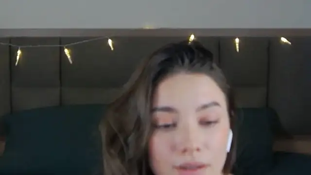 Snapshot of sinthiaroze chatting on 02/28/25, 07:35 sinthiaroze online show from 02/28/25, 07:35