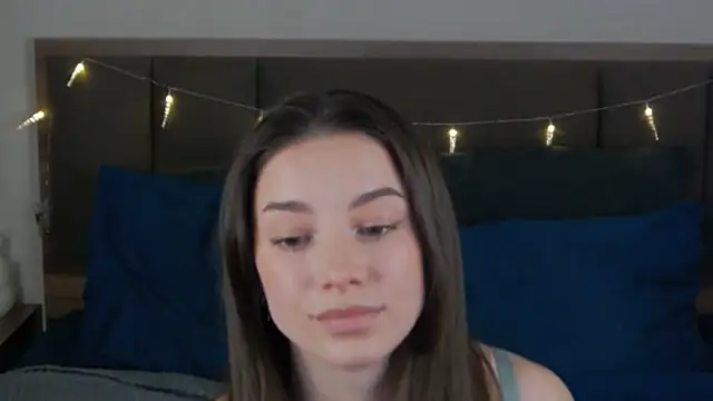 Snapshot of sinthiaroze chatting on 03/15/25, 03:48 sinthiaroze online show from 03/15/25, 03:48