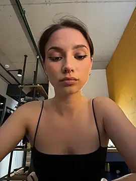 Snapshot of sinthiaroze chatting on 09/19/25, 07:58 sinthiaroze online show from 09/19/25, 07:58