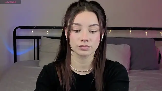 Snapshot of sinthiaroze chatting on 10/27/25, 07:29 sinthiaroze online show from 10/27/25, 07:29