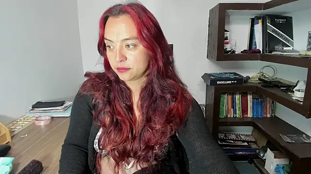 Snapshot of Redwidow__ chatting on 02/24/26, 01:20 Redwidow online show from 02/24/26, 01:20