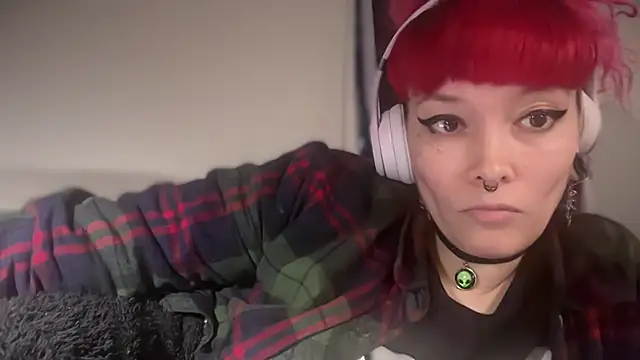Snapshot of FRRANNKIE chatting on 07/18/26, 10:52 FRRANNKIE online show from 07/18/26, 10:52