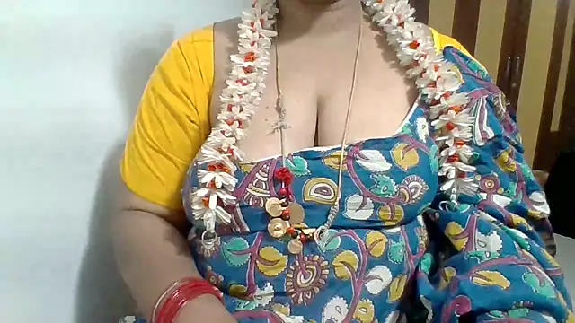 Snapshot of archanatelugu9 chatting on 05/20/26, 12:06 archanatelugu9 online show from 05/20/26, 12:06